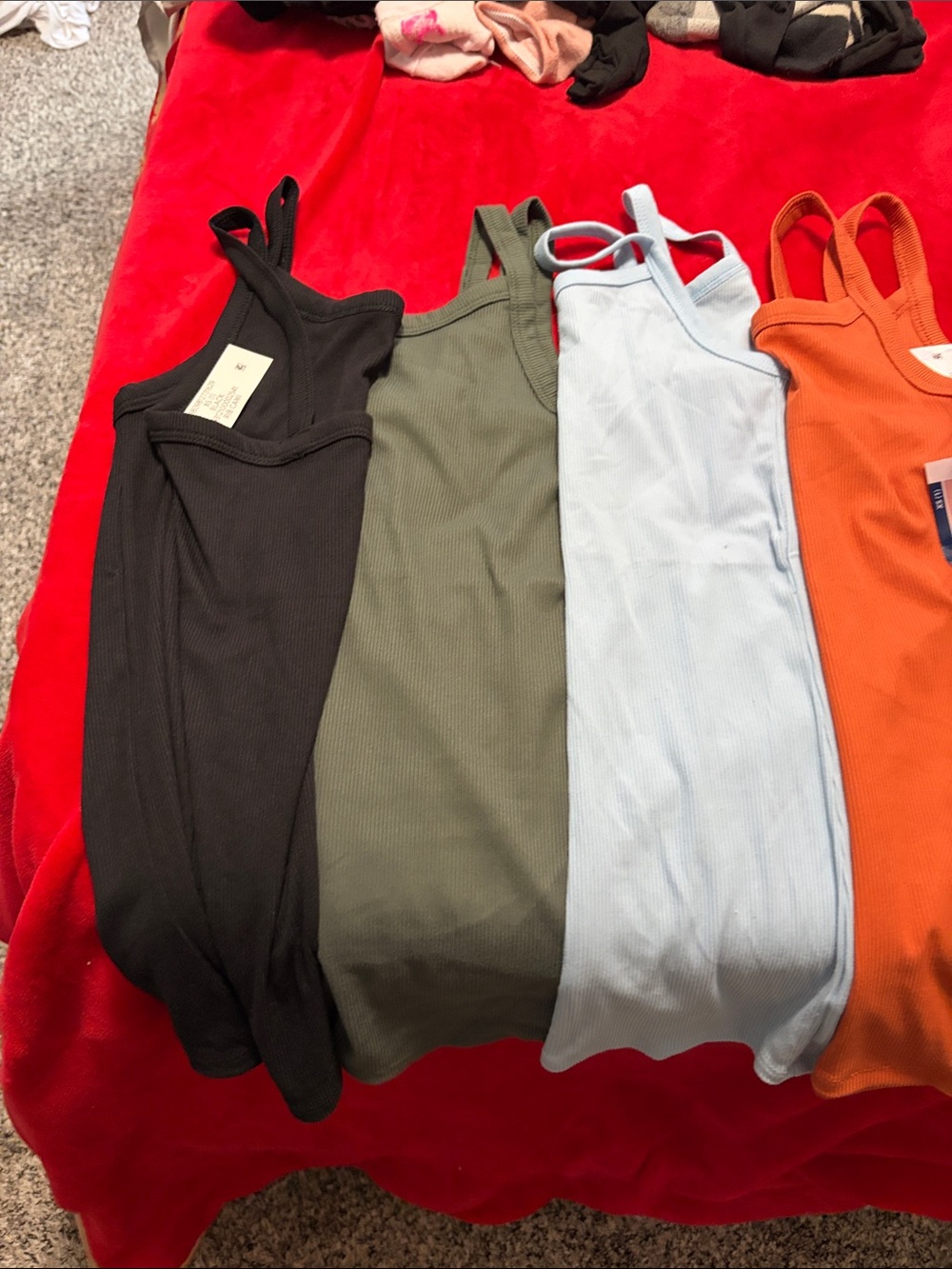Assorted Ribbed Tank Top Lot - Multiple Colors - Picture 2 of 5